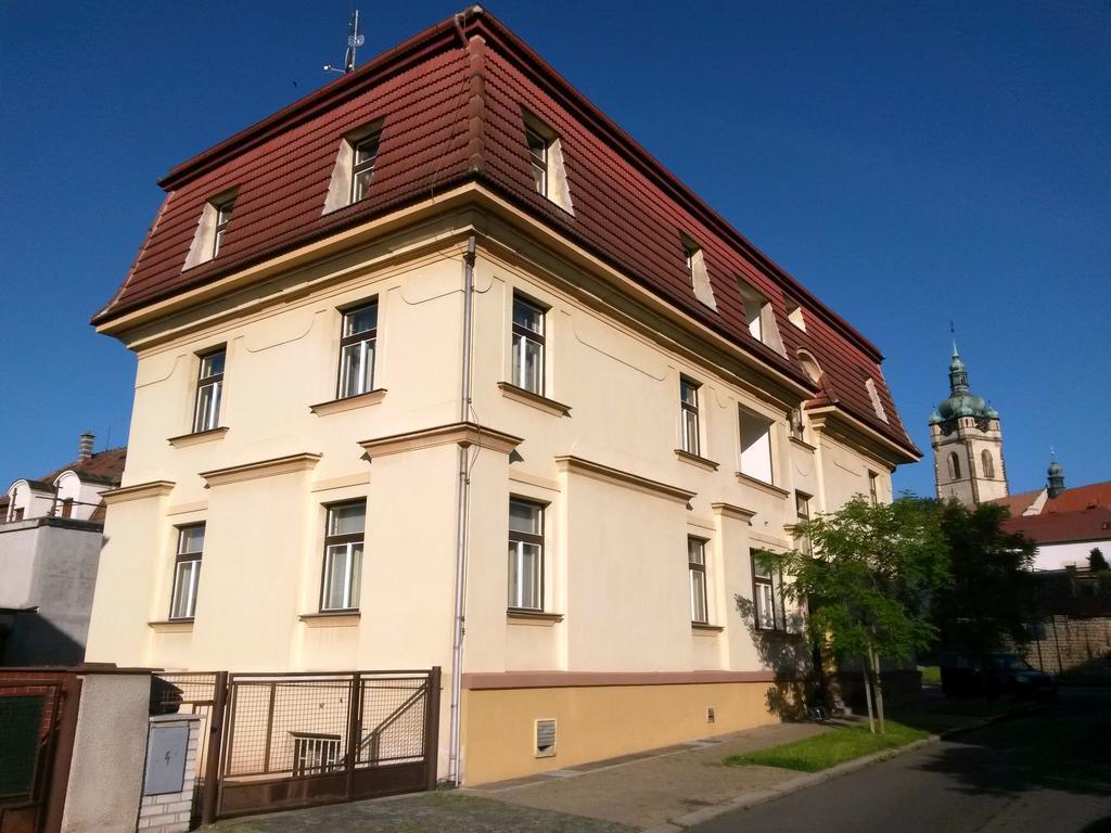 Hotel Jaro Melnik Luaran gambar