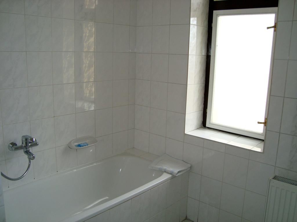 Hotel Jaro Melnik Bilik gambar