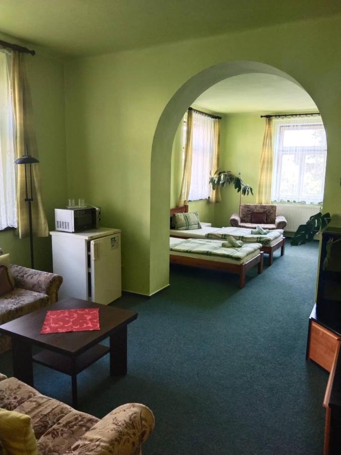 Hotel Jaro Melnik Luaran gambar