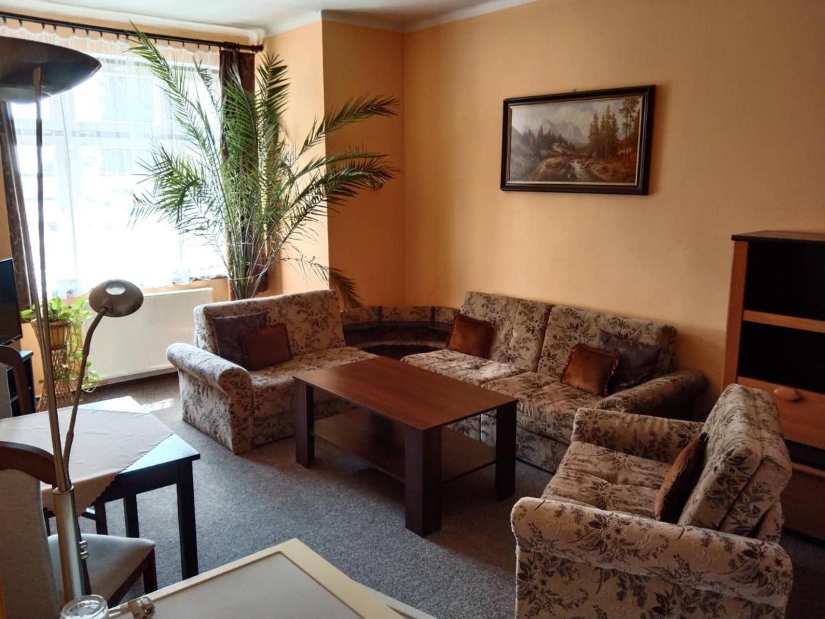 Hotel Jaro Melnik Luaran gambar