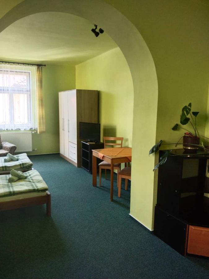 Hotel Jaro Melnik Luaran gambar