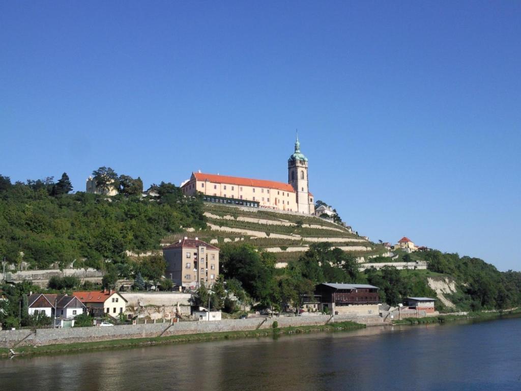 Hotel Jaro Melnik Luaran gambar